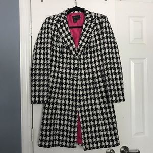 *MOVING, LAST CALL* Frances P. Houndstooth Trench